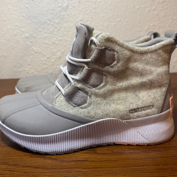 SOREL Women’s Wool Gray Waterproof Winter Boots Booties - Picture 3 of 9